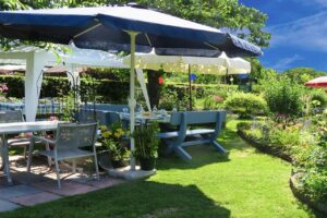 Teak Garden Vs Cast Aluminium Furniture